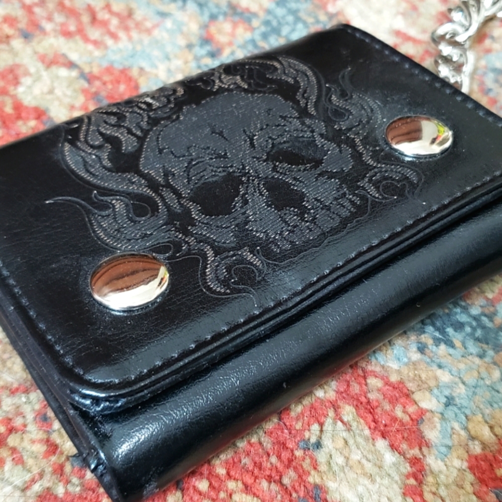 Trifold Chain Skull Wallet